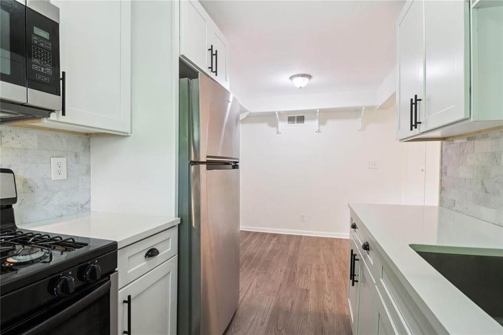 1 bedroom, 1 bathroom, 640 sq ft condominium for sale at 1284 Piedmont Avenue 12, Atlanta, GA 30309 — photo 6