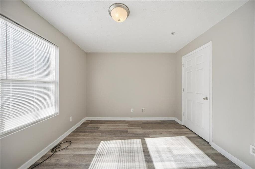 3 bedroom, 2 bathroom, 1,292 sq ft condominium for sale at 8201 Fairington Village Drive, Lithonia, GA 30038 — photo 8
