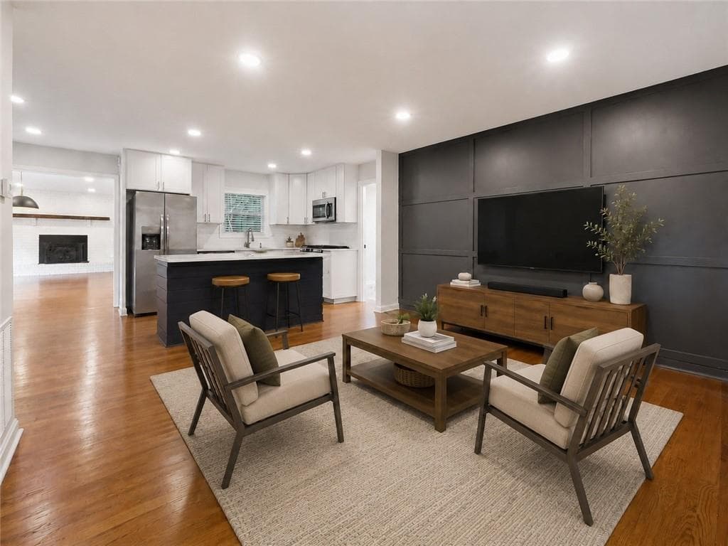 3 bedroom, 2 bathroom, 1,482 sq ft single family residence under contract at 26 Vanguard Circle, Marietta, GA 30060 — photo 2