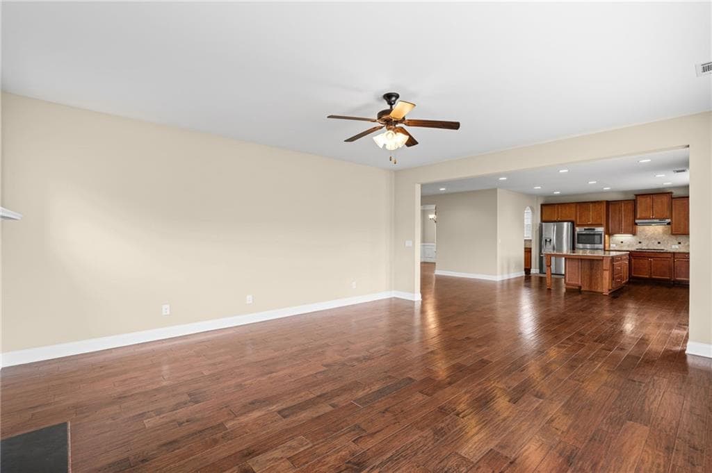 4 bedroom, 4 bathroom, 3,901 sq ft single family residence for sale at 501 La Perla Drive, Sugar Hill, GA 30518 — photo 9