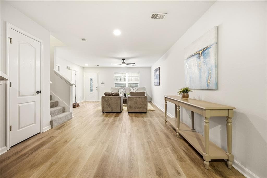 3 bedroom, 3 bathroom, 1,382 sq ft townhouse under contract at 1955 Shawn Wayne Circle, Atlanta, GA 30316 — photo 4