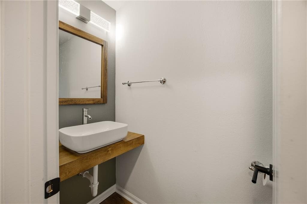 3 bedroom, 3 bathroom, 1,382 sq ft townhouse under contract at 1955 Shawn Wayne Circle, Atlanta, GA 30316 — photo 10