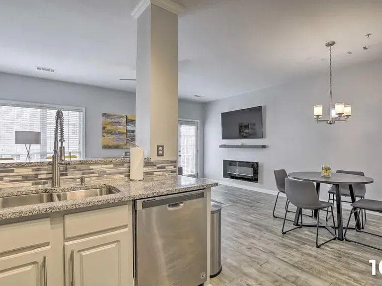 2 bedroom, 3 bathroom, 1,418 sq ft townhouse for sale at 7129 Biltmore Way, Lithonia, GA 30058 — photo 3