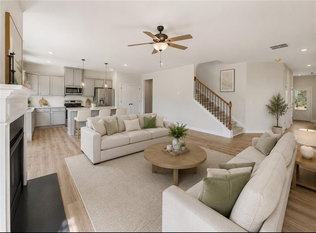 3 bedroom, 3 bathroom, 2,086 sq ft single family residence under contract at 11834 Neely Lane, Covington, GA 30014 — photo 6