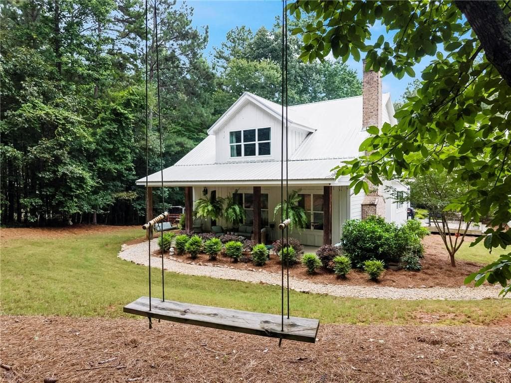 6 bedroom, 6 bathroom, 4,007 sq ft single family residence under contract at 238 Dooley Road, Dallas, GA 30132 — photo 3