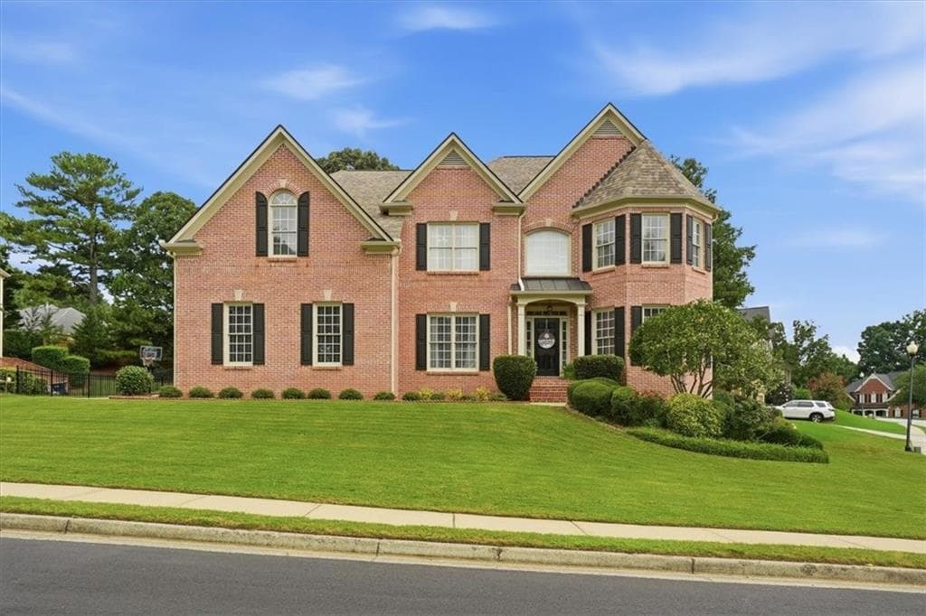 5 bedroom, 4 bathroom, 3,889 sq ft single family residence under contract at 1734 Woodbow Path, Dacula, GA 30019 — photo 2