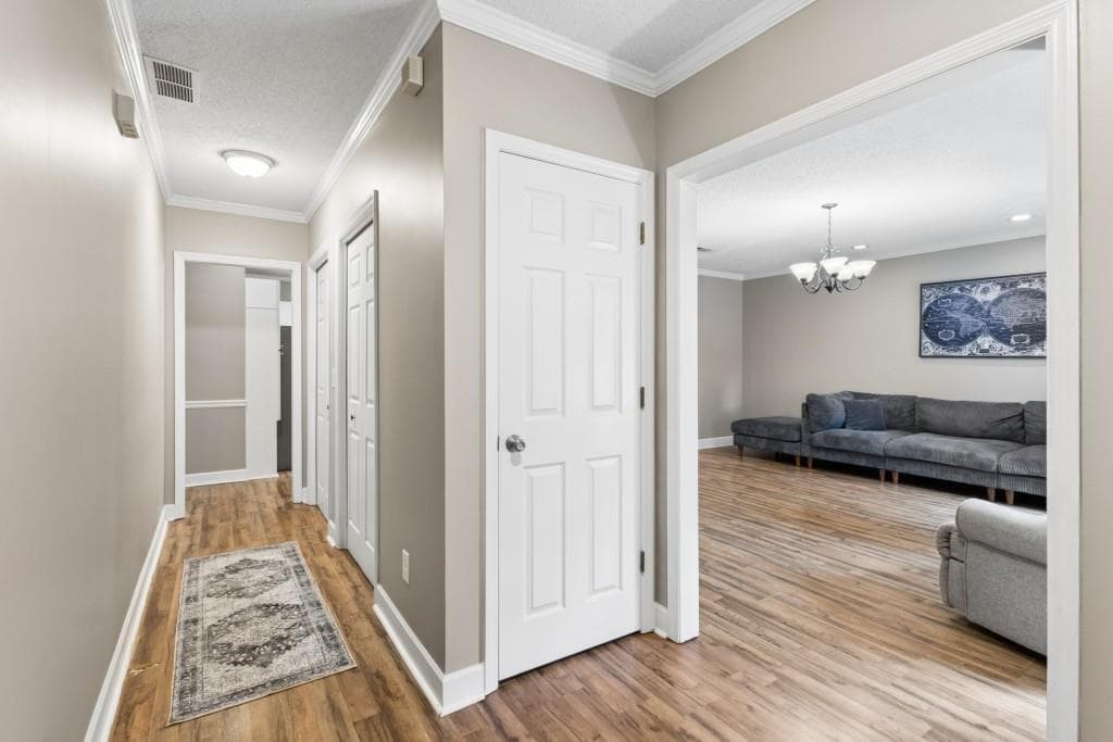 3 bedroom, 3 bathroom, 1,716 sq ft townhouse for sale at 934 Lenox Hill Court, Atlanta, GA 30324 — photo 5