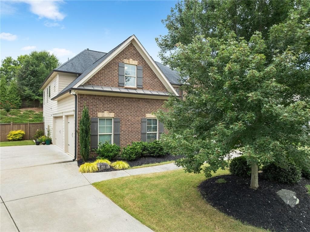 5 bedroom, 4 bathroom, 3,313 sq ft single family residence under contract at 6910 Concord Brook Lane, Cumming, GA 30028 — photo 6