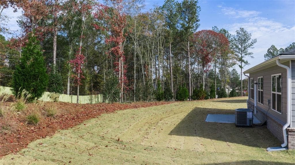 3 bedroom, 2 bathroom, 1,714 sq ft single family residence for sale at 300 Bristol Boulevard, Winder, GA 30680 — photo 3