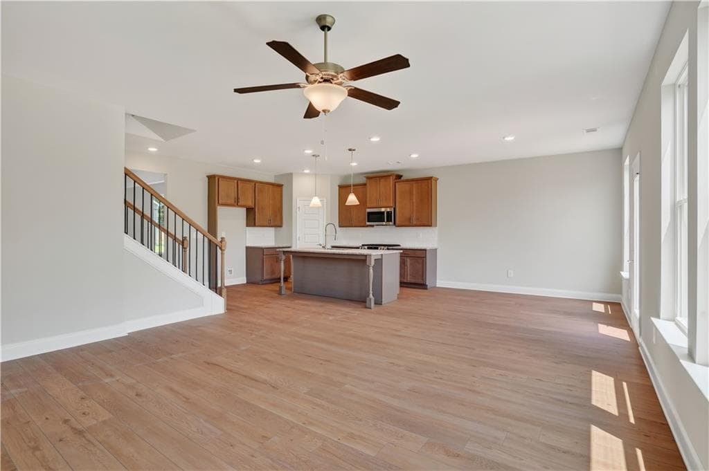 5 bedroom, 3 bathroom, 2,676 sq ft single family residence for sale at 214 Sage Lot 31 Street, Commerce, GA 30529 — photo 8