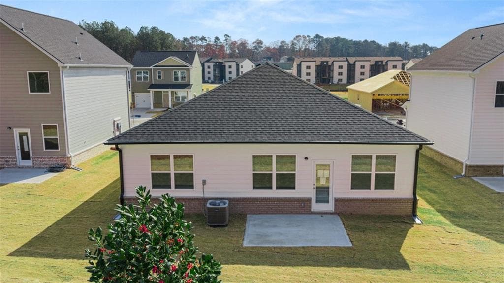 3 bedroom, 2 bathroom, 1,714 sq ft single family residence for sale at 284 Bristol Boulevard, Winder, GA 30680 — photo 3