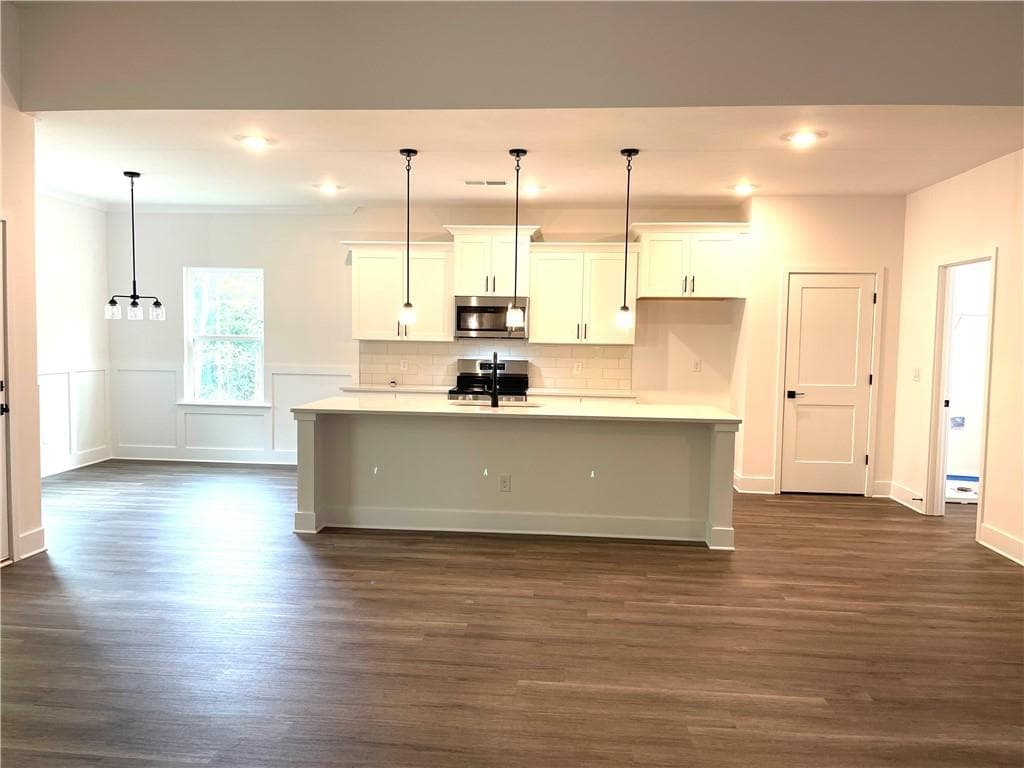 5 bedroom, 3 bathroom, 3,222 sq ft single family residence under contract at 200 Blackberry Court, Pendergrass, GA 30567 — photo 5