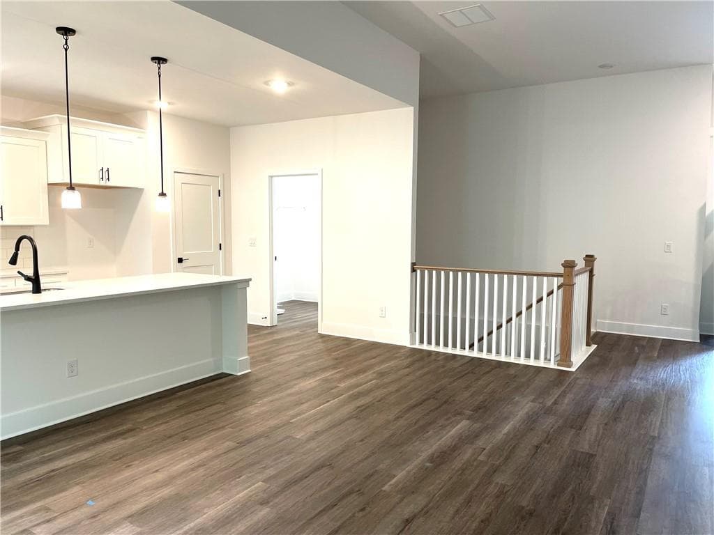 5 bedroom, 3 bathroom, 3,222 sq ft single family residence under contract at 200 Blackberry Court, Pendergrass, GA 30567 — photo 3
