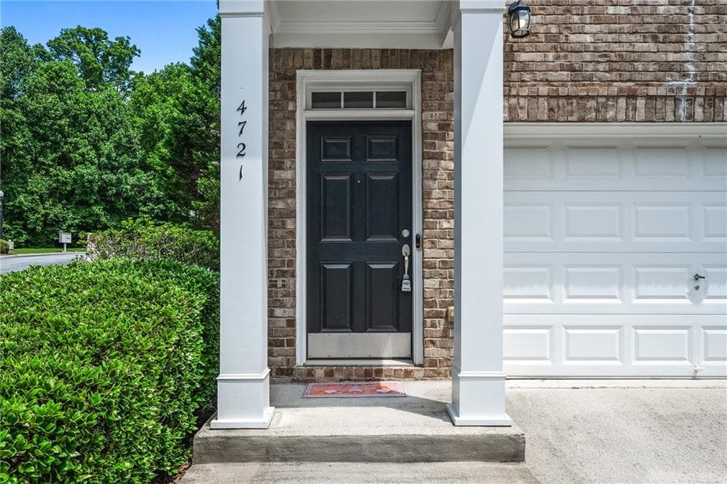 4 bedroom, 4 bathroom, 2,507 sq ft townhouse for rent at 4721 Creekside Villas Way, Smyrna, GA 30082 for $2,950 a month — photo 2
