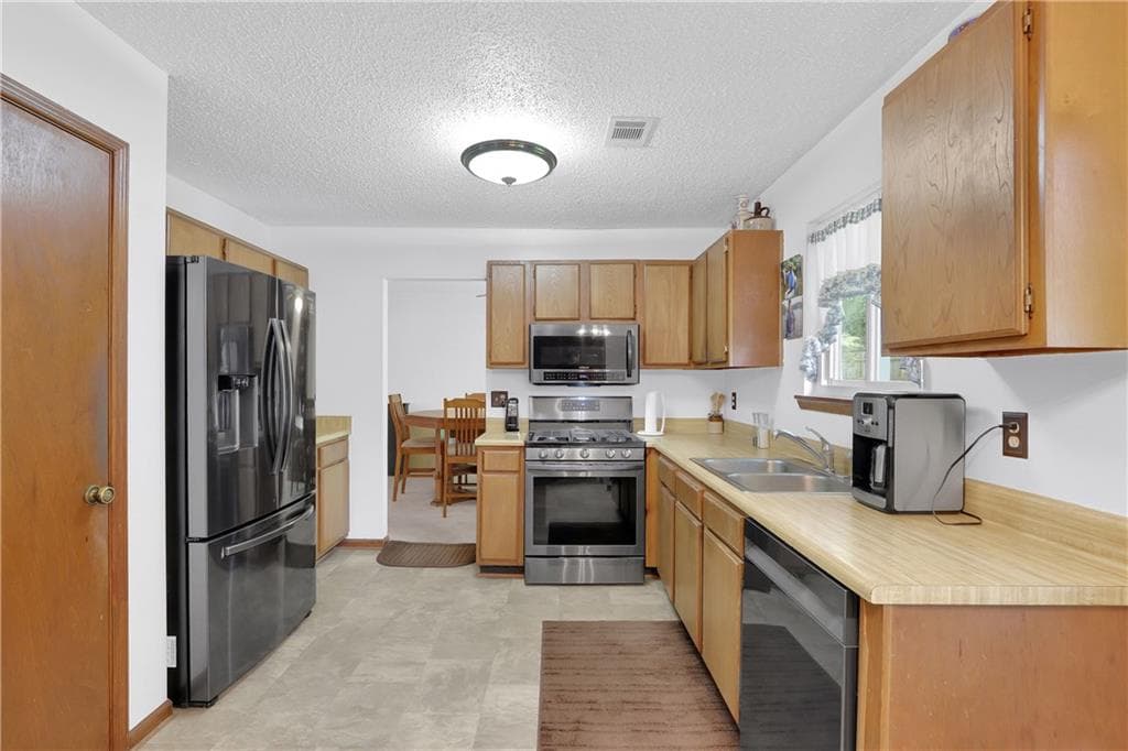 3 bedroom, 2 bathroom, 1,313 sq ft single family residence under contract at 2425 Rhoanoke Drive, Duluth, GA 30096 — photo 5