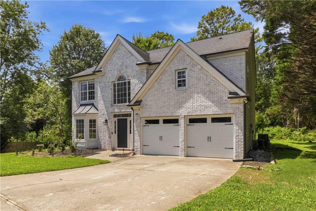 3 bedroom, 3 bathroom, 2,592 sq ft single family residence for sale at 7175 Valance Lane, Cumming, GA 30040 — photo 2