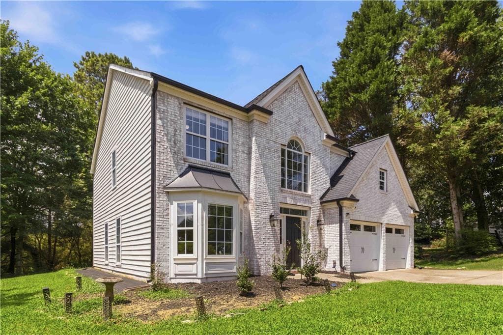 3 bedroom, 3 bathroom, 2,592 sq ft single family residence for sale at 7175 Valance Lane, Cumming, GA 30040 — photo 3