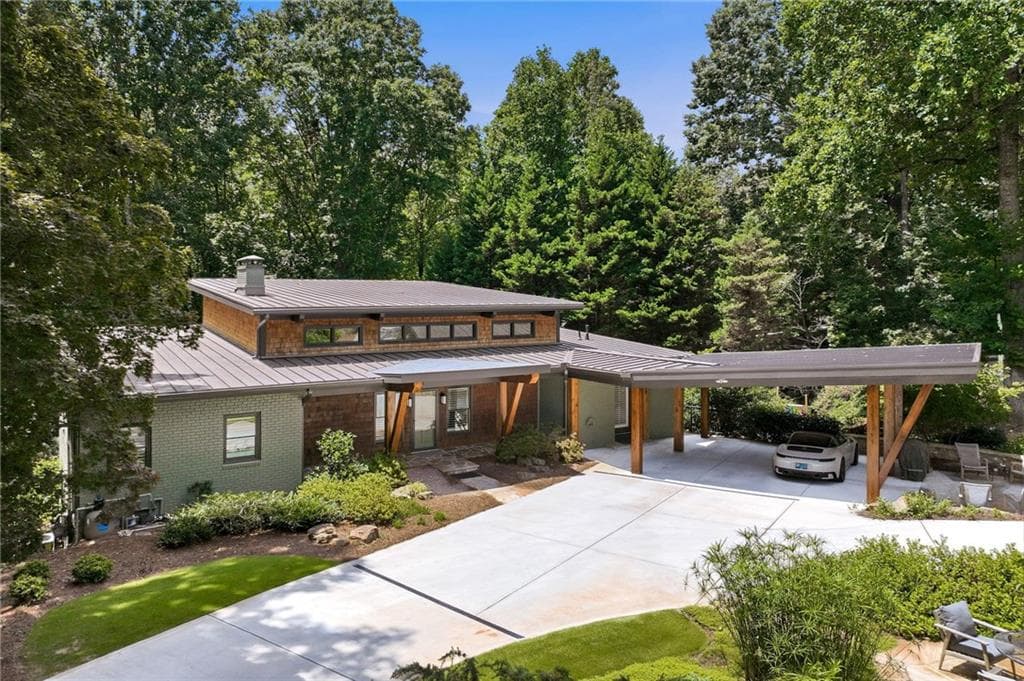 4 bedroom, 4 bathroom, 4,478 sq ft single family residence sold at 5973 Nachoochee Trail, Flowery Branch, GA 30542