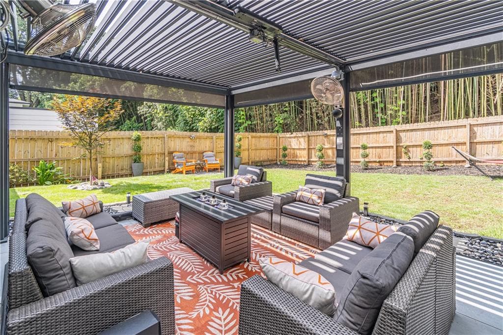 4 bedroom, 3 bathroom, 2,800 sq ft townhouse under contract at 42 Walthall Street B, Atlanta, GA 30307 — photo 6