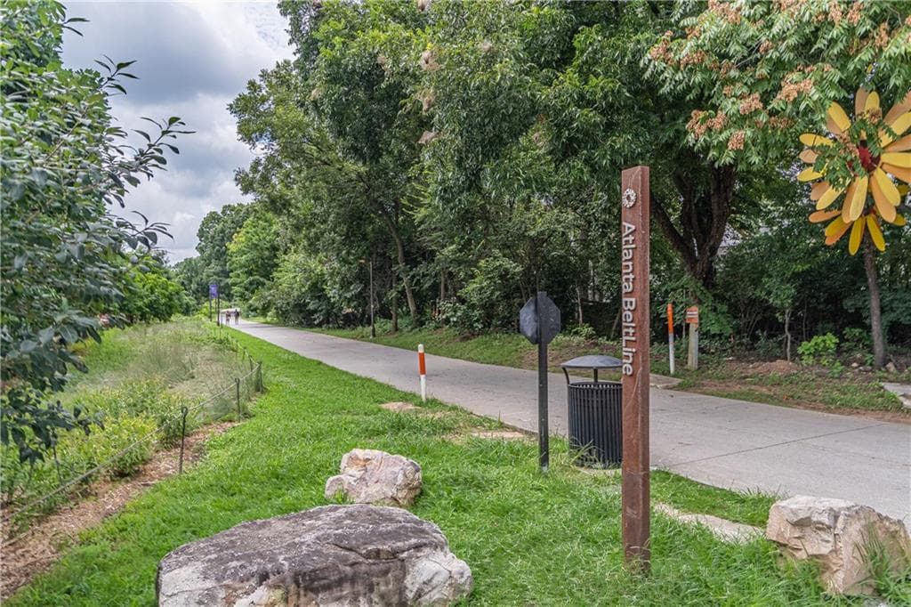 4 bedroom, 3 bathroom, 2,800 sq ft townhouse under contract at 42 Walthall Street B, Atlanta, GA 30307 — photo 8