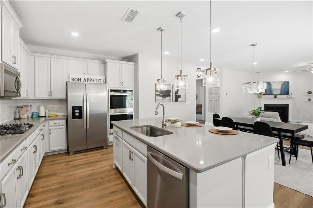 4 bedroom, 3 bathroom, 2,930 sq ft single family residence for rent at 3479 Jasmine Way, South Fulton, GA 30331 for $3,295 a month — photo 5