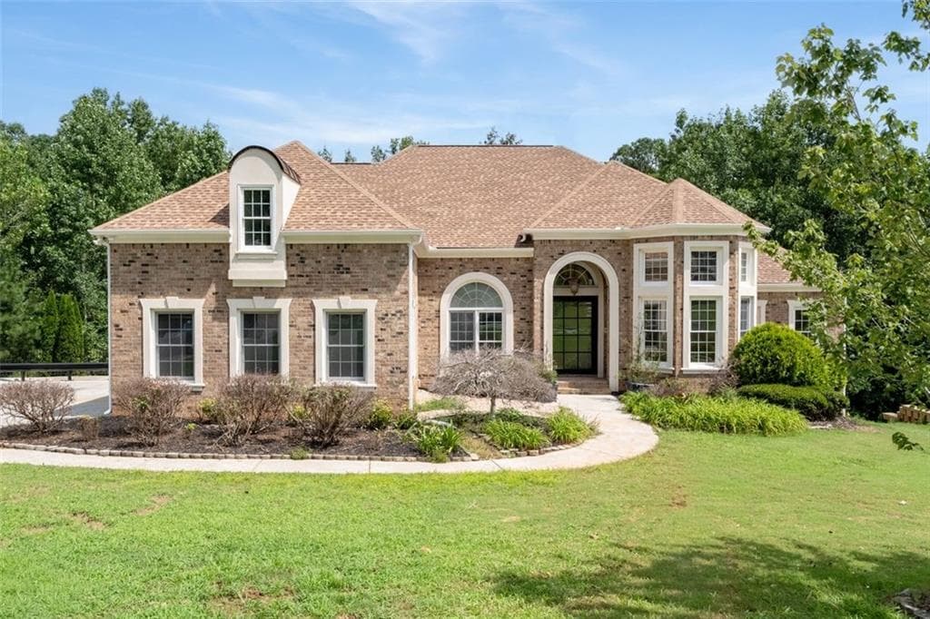 5 bedroom, 5 bathroom, 4,118 sq ft single family residence under contract at 5173 Barrington Trace Drive, Atlanta, GA 30331
