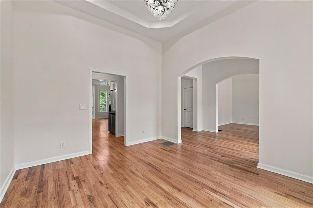 5 bedroom, 5 bathroom, 4,118 sq ft single family residence under contract at 5173 Barrington Trace Drive, Atlanta, GA 30331 — photo 10