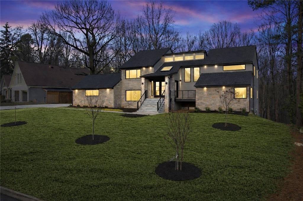 7 bedroom, 5 bathroom, 5,264 sq ft single family residence under contract at 250 Bruton Way, Sandy Springs, GA 30342 — photo 3