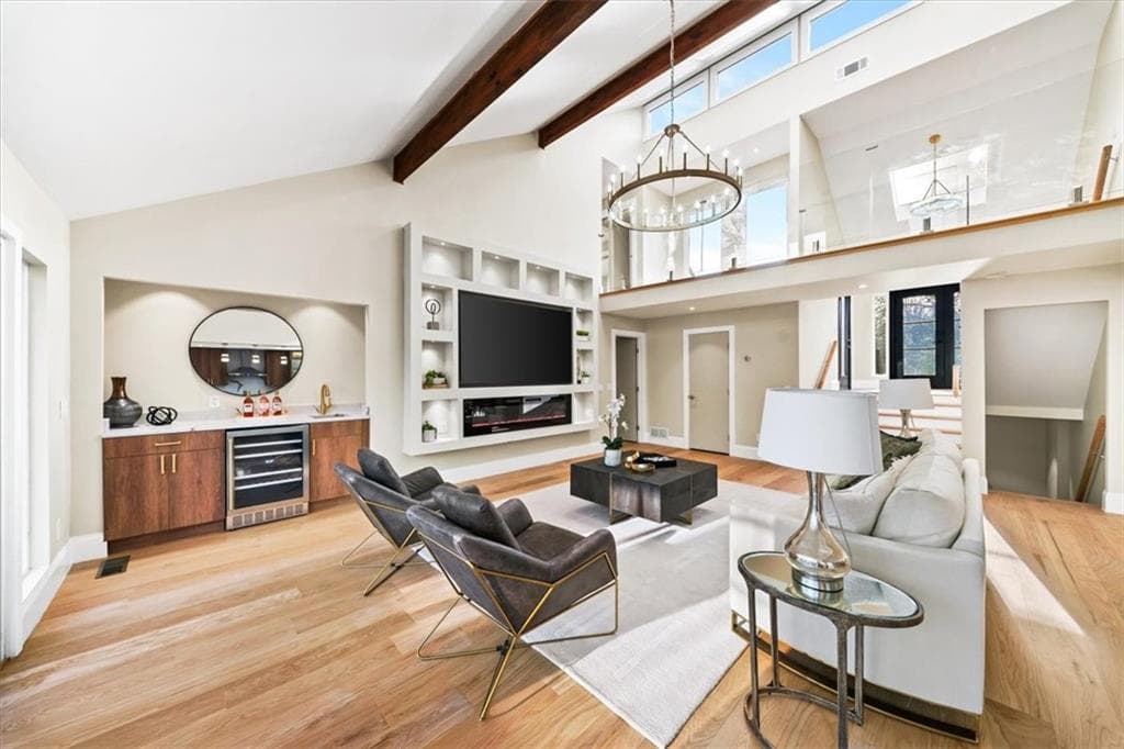 7 bedroom, 5 bathroom, 5,264 sq ft single family residence under contract at 250 Bruton Way, Sandy Springs, GA 30342 — photo 8