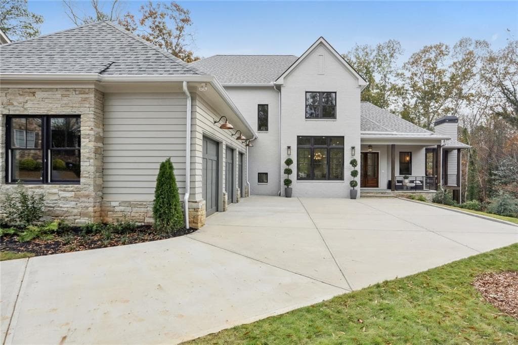 5 bedroom, 7 bathroom, 5,000 sq ft single family residence for sale at 00 Elden Drive, Atlanta, GA 30342 — photo 2