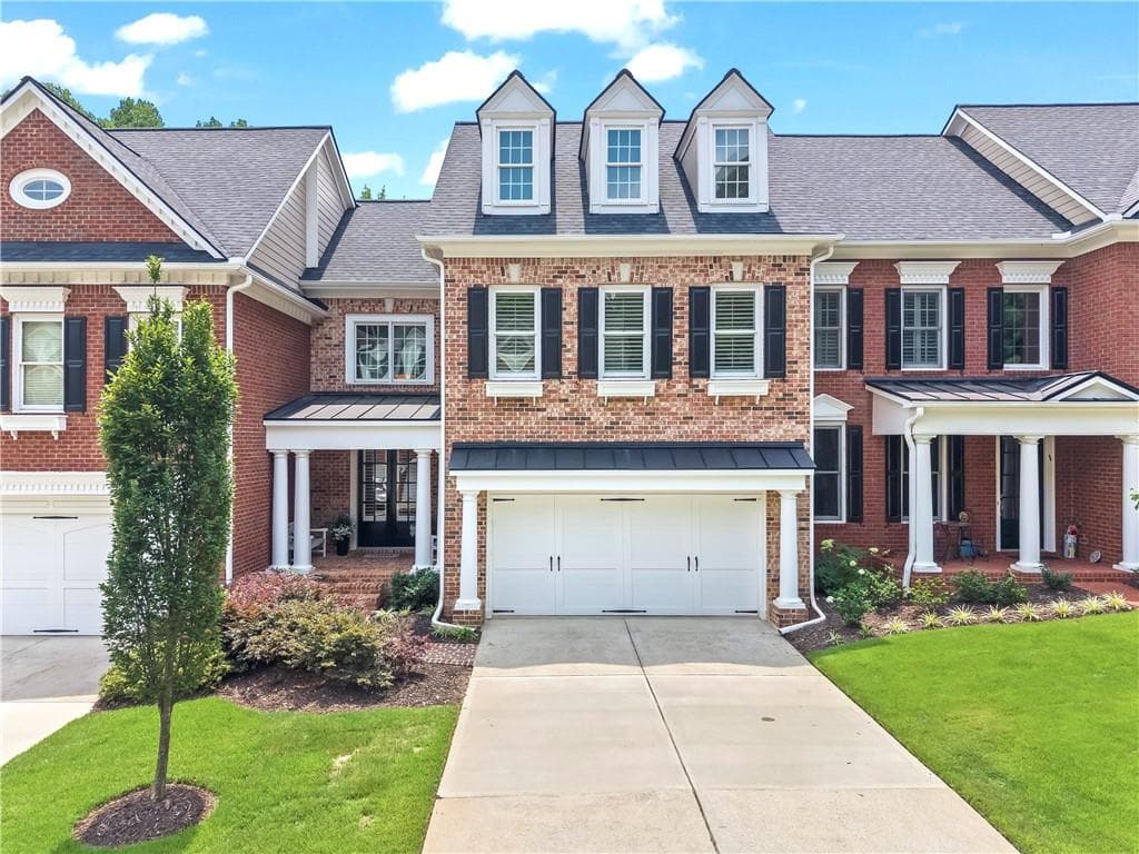 4 bedroom, 4 bathroom, 4,211 sq ft townhouse under contract at 2424 Loxford Lane, Alpharetta, GA 30009