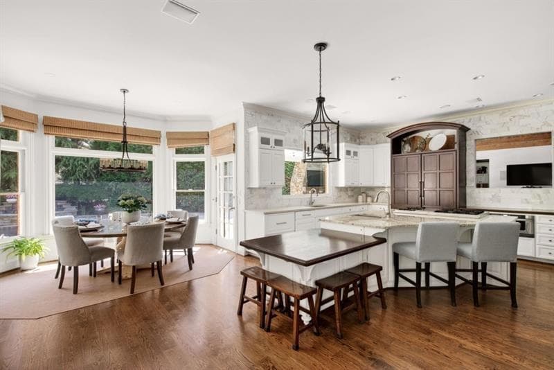 7 bedroom, 9 bathroom, 8,787 sq ft single family residence for sale at 740 Riley Place, Atlanta, GA 30327 — photo 7