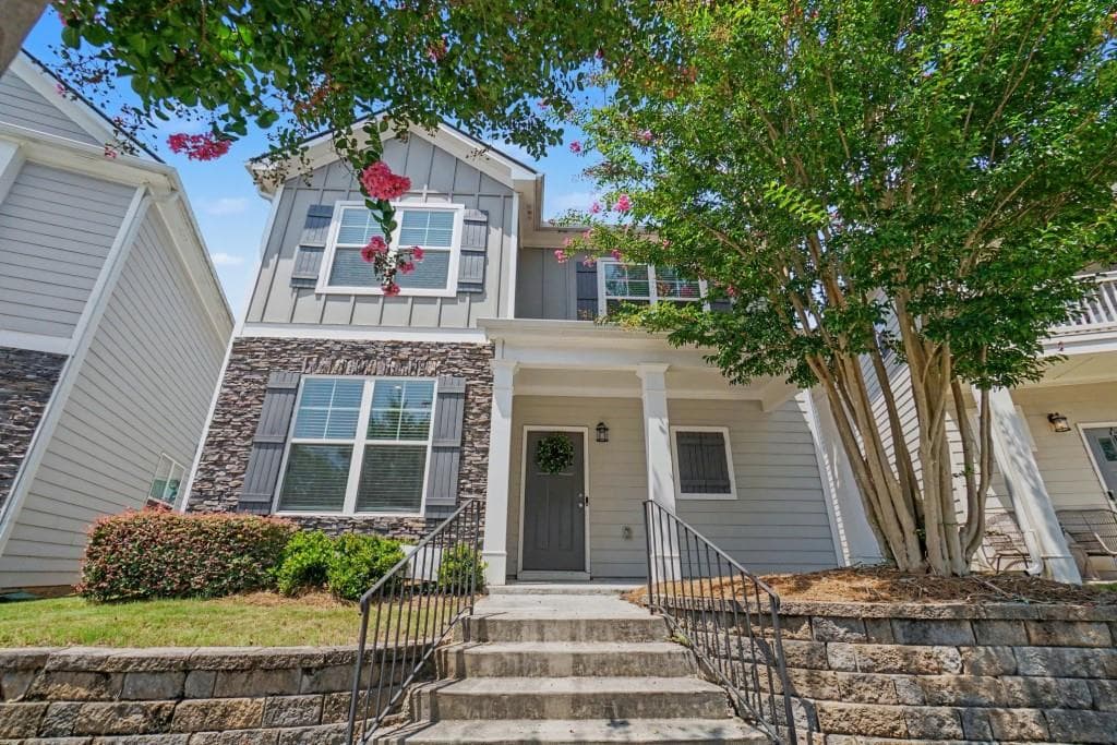 592 Lofty Lane