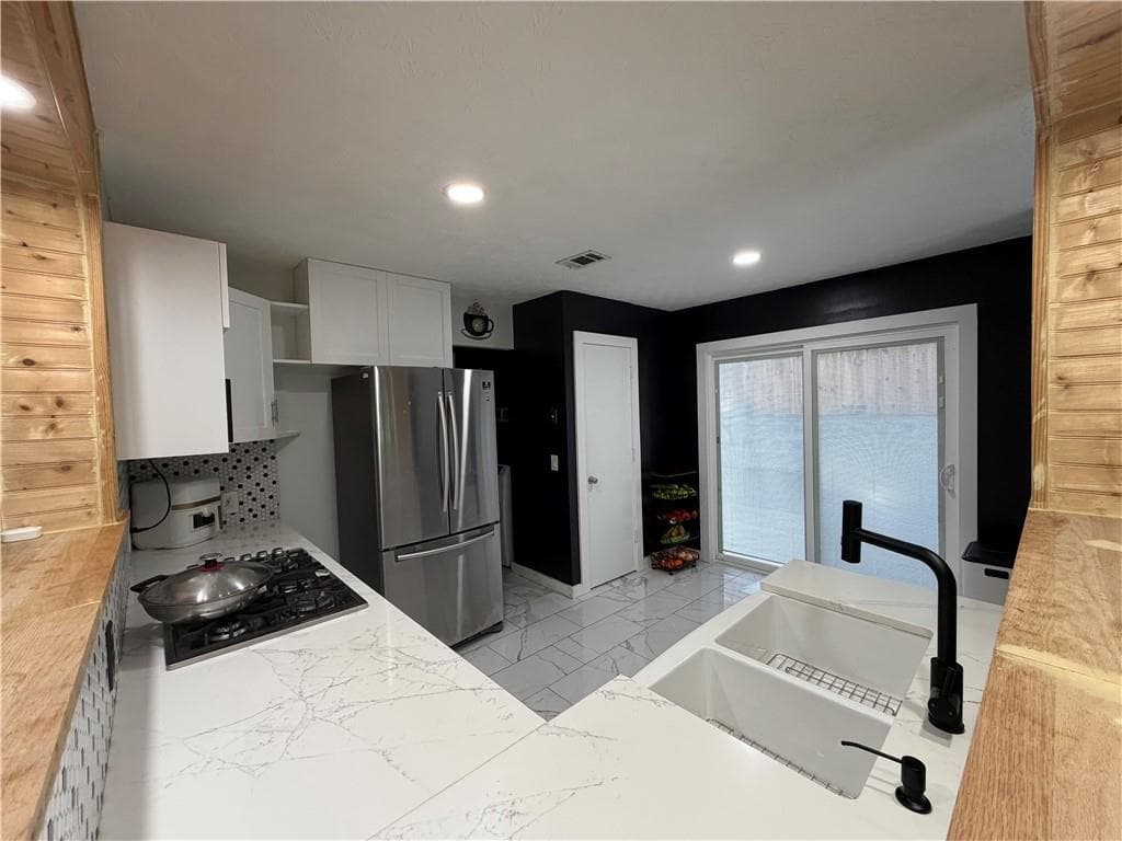 3 bedroom, 2 bathroom, 1,310 sq ft single family residence under contract at 2301 Marshes Glenn Drive, Norcross, GA 30071 — photo 8