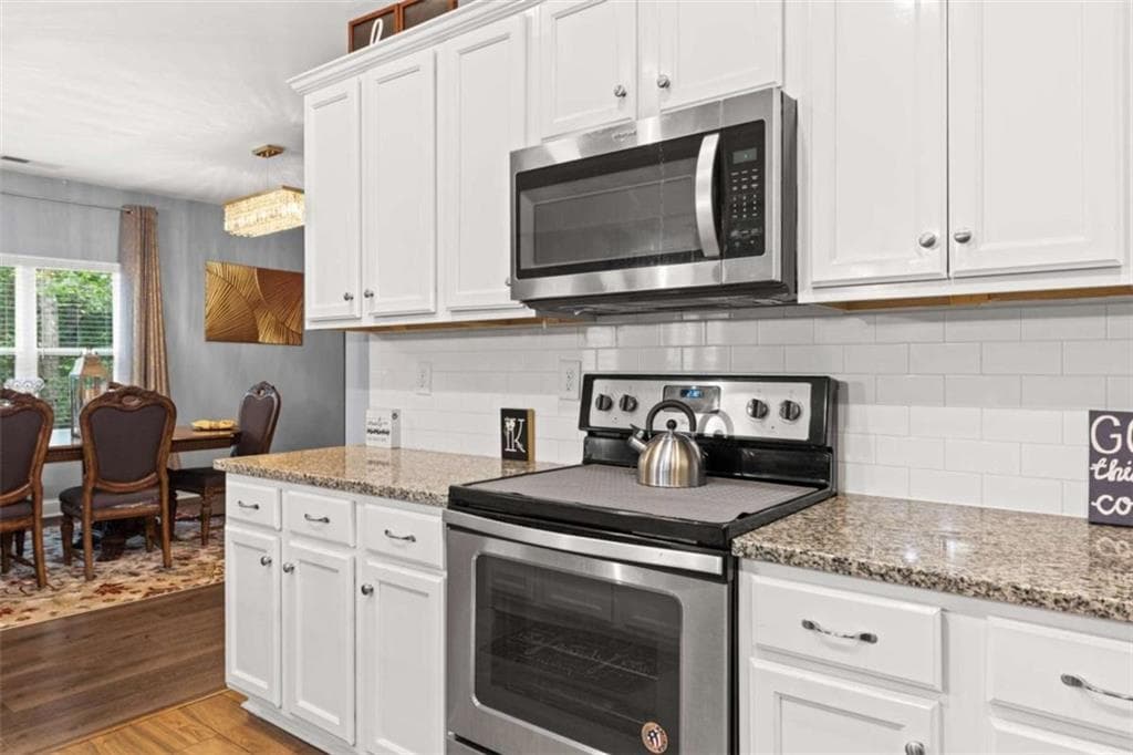 6 bedroom, 5 bathroom, 5,068 sq ft single family residence for sale at 4304 Bellwood Circle, South Fulton, GA 30349 — photo 10