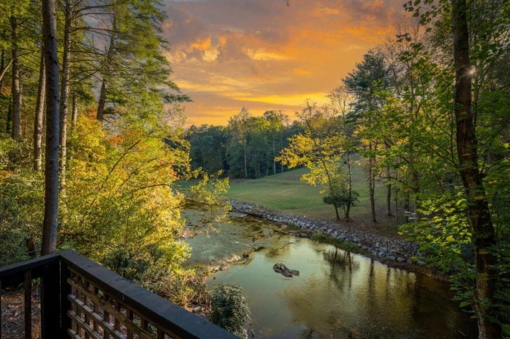 2 bedroom, 2 bathroom, 1,300 sq ft single family residence for sale at 35 Dogwood Riverside Drive, Blue Ridge, GA 30513 — photo 2