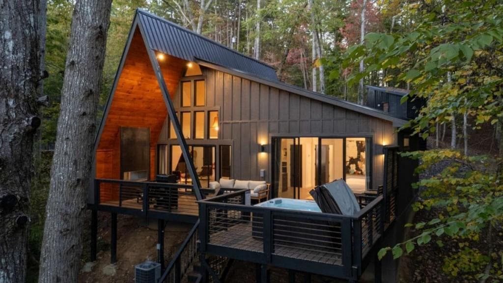 2 bedroom, 2 bathroom, 1,300 sq ft single family residence for sale at 35 Dogwood Riverside Drive, Blue Ridge, GA 30513 — photo 3