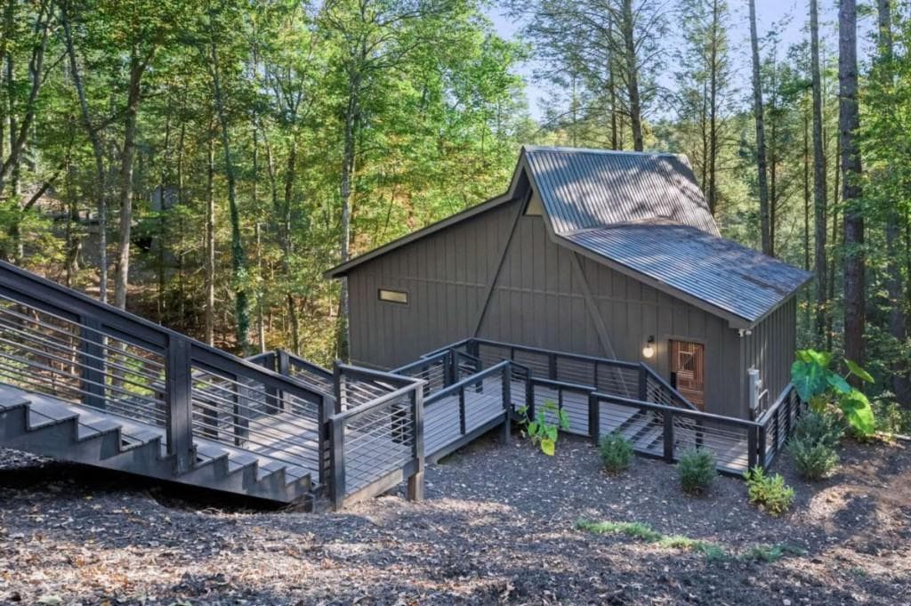 2 bedroom, 2 bathroom, 1,300 sq ft single family residence for sale at 35 Dogwood Riverside Drive, Blue Ridge, GA 30513 — photo 6