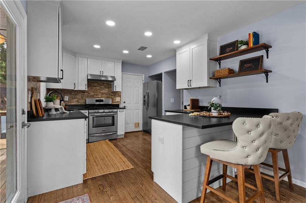 2 bedroom, 3 bathroom, 1,688 sq ft single family residence under contract at 1175 Haven Brook Way, Atlanta, GA 30319 — photo 2