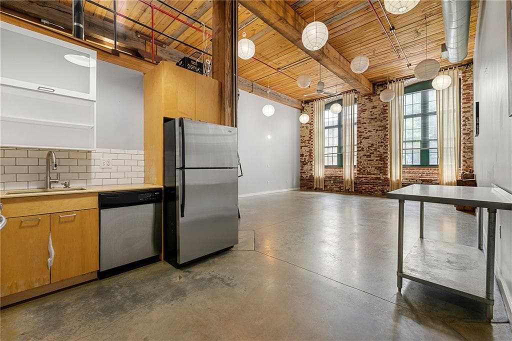1 bedroom, 1 bathroom, 699 sq ft condominium for sale at 170 Boulevard 109H, Atlanta, GA 30312 — photo 3