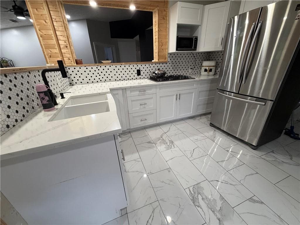 3 bedroom, 2 bathroom, 1,310 sq ft single family residence under contract at 2301 Marshes Glenn Drive, Norcross, GA 30071 — photo 10