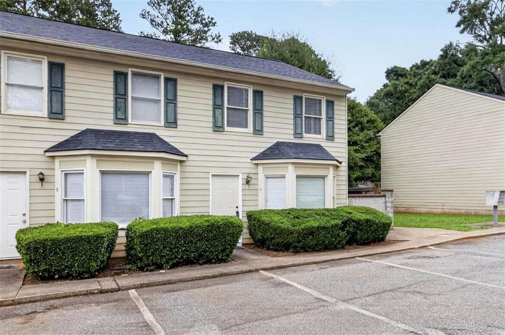 2 bedroom, 3 bathroom, 1,101 sq ft condominium for sale at 125 Dennis Drive, Athens, GA 30605 — photo 2