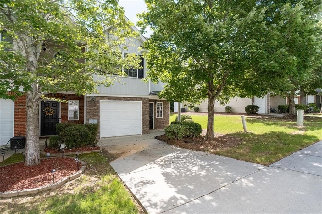 2 bedroom, 3 bathroom, 1,450 sq ft townhouse for sale at 1428 Box Circle, Winder, GA 30680 — photo 2