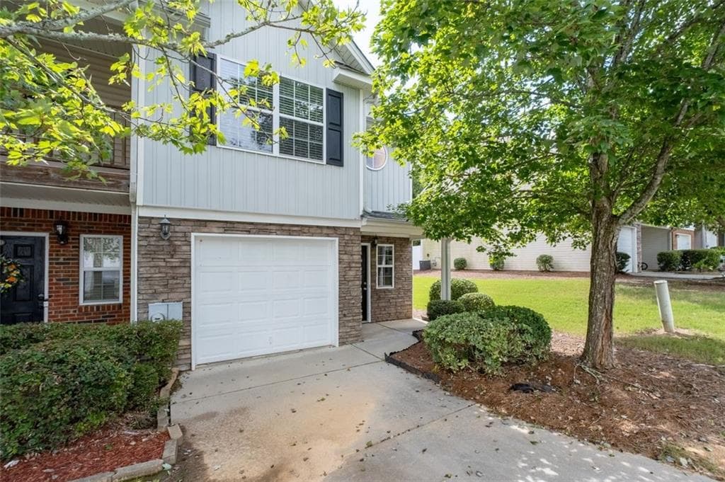 2 bedroom, 3 bathroom, 1,450 sq ft townhouse for sale at 1428 Box Circle, Winder, GA 30680 — photo 3