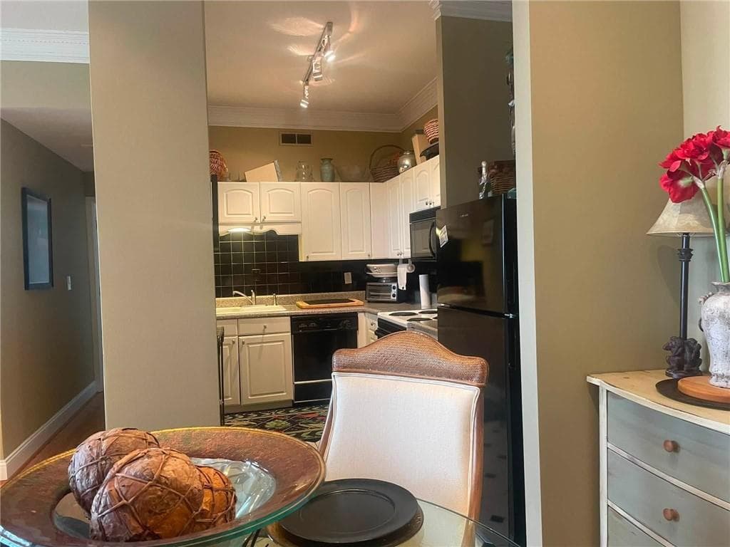 2 bedroom, 1 bathroom, 840 sq ft condominium for sale at 3060 Pharr Court North 821, Atlanta, GA 30305 — photo 9