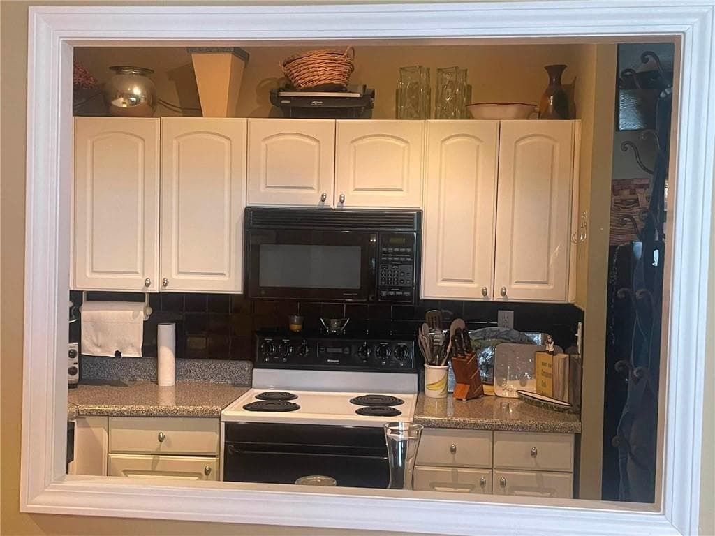 2 bedroom, 1 bathroom, 840 sq ft condominium for sale at 3060 Pharr Court North 821, Atlanta, GA 30305 — photo 8