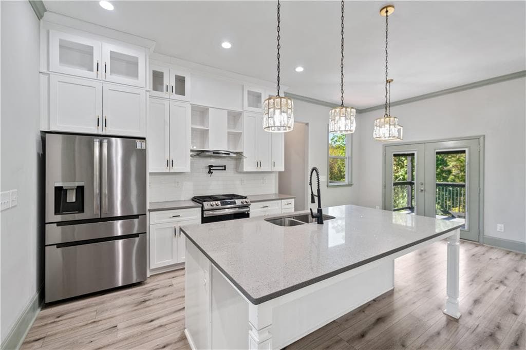5 bedroom, 4 bathroom, 3,797 sq ft single family residence under contract at 4208 Sierra Creek Court, Hoschton, GA 30548 — photo 5