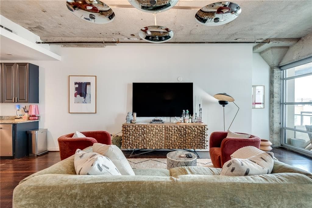 1 bedroom, 1 bathroom, 1,282 sq ft condominium for rent at 890 Memorial Drive 310, Atlanta, GA 30316 for $3,500 a month — photo 2