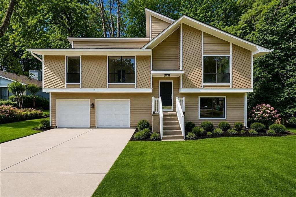 3 bedroom, 3 bathroom, 1,900 sq ft single family residence under contract at 996 Park Forest Trail, Lilburn, GA 30047