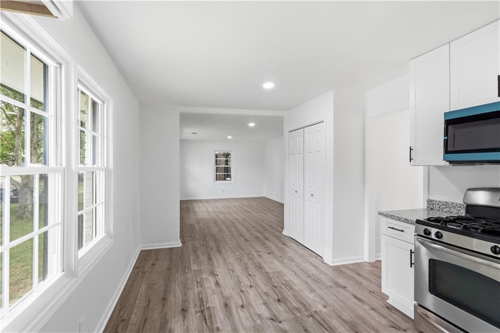 3 bedroom, 1 bathroom, 1,284 sq ft single family residence for sale at 8184 Laurel Drive, Covington, GA 30014 — photo 5